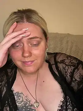 Snapshot of Blondiee3088 chatting on 21, 1, 2025 Blondiee3088 online show from 21, 1, 2025