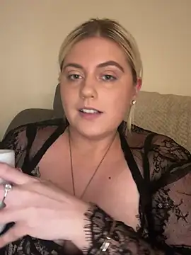 Snapshot of Blondiee3088 chatting on 20, 1, 2025 Blondiee3088 online show from 20, 1, 2025