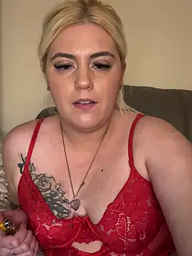 Snapshot of Blondiee3088 chatting on 5, 2, 2025 Blondiee3088 online show from 5, 2, 2025