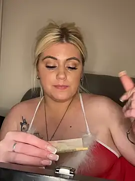 Snapshot of Blondiee3088 chatting on 22, 12, 2024 Blondiee3088 online show from 22, 12, 2024