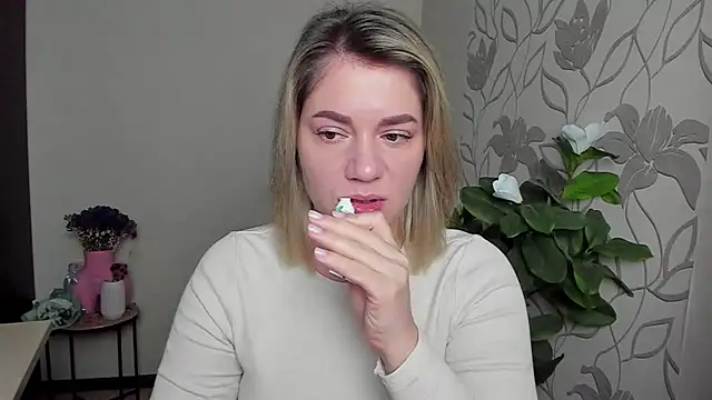 MariaSttone online show from 24, 10, 2025