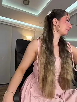 nicollefiorett online show from 19, 11, 2025