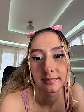 nicollefiorett online show from 7, 11, 2025