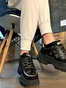 FeetVibe online show from 4, 12, 2025