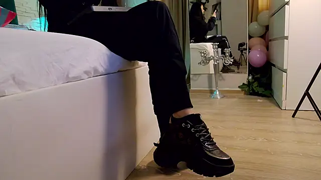 FeetVibe online show from 5, 12, 2025