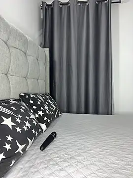 Snapshot of prettiepearl chatting on 24, 11, 2025 prettiepearl online show from 24, 11, 2025