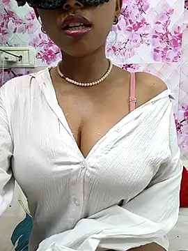 sandy naughty online show from 19, 4, 2026