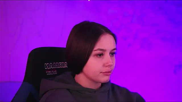 SerenaFerrera online show from 6, 12, 2024