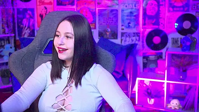 SerenaFerrera online show from 8, 1, 2025