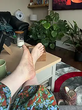 curvy-milf-abbie online show from 8, 3, 2026