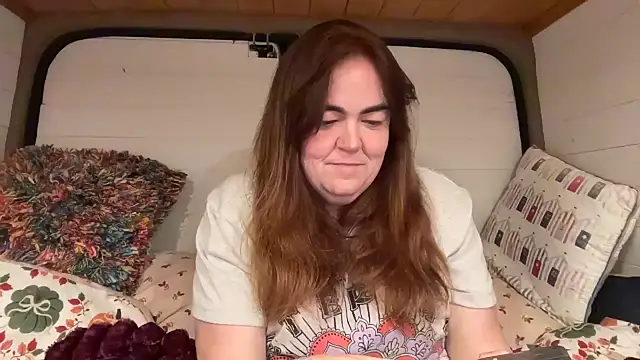 Snapshot of curvy-milf-abbie chatting on 30, 11, 2025 curvy-milf-abbie online show from 30, 11, 2025