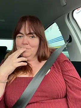 curvy-milf-abbie online show from 17, 12, 2025