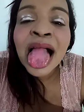 Snapshot of _violetta_- chatting on 5, 5, 2026 violetta - online show from 5, 5, 2026