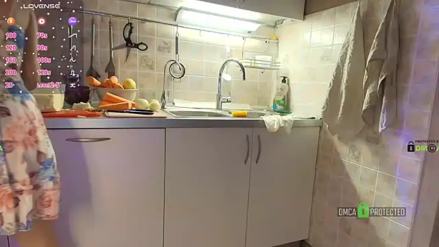 MilfeaN online show from 5, 1, 2026