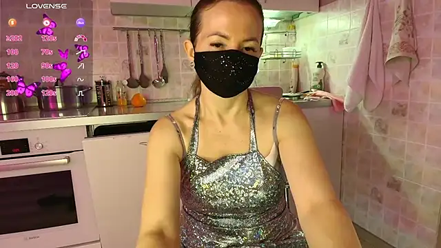 MilfeaN online show from 7, 4, 2026