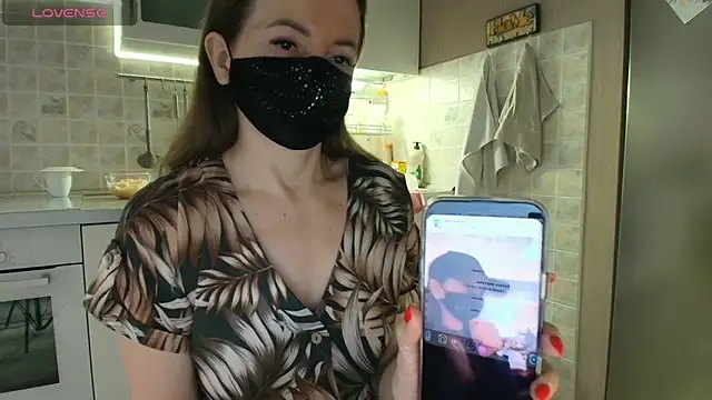 MilfeaN online show from 2, 4, 2026