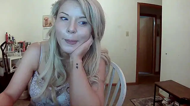 EllaSnow online show from 3, 2, 2025