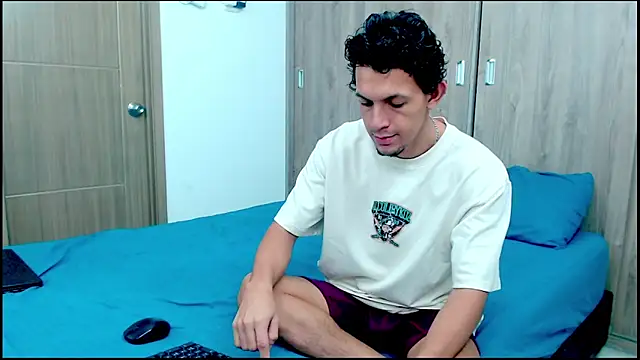 Snapshot of meridandwither chatting on 15, 5, 2026 meridandwither online show from 15, 5, 2026