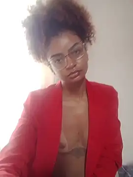 Snapshot of Emanuelle_manu chatting on 17, 5, 2026 Emanuelle manu online show from 17, 5, 2026