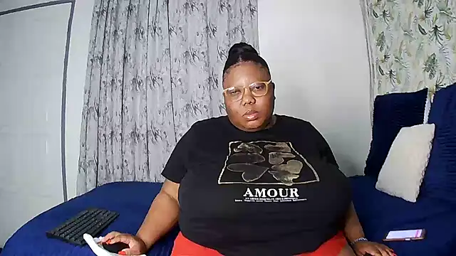 Snapshot of DAIRYBELLELIZxx chatting on 6, 6, 2026 DAIRYBELLELIZxx online show from 6, 6, 2026