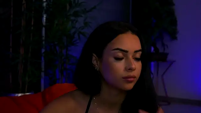 Snapshot of CherrySelena chatting on 8, 9, 2025 CherrySelena online show from 8, 9, 2025