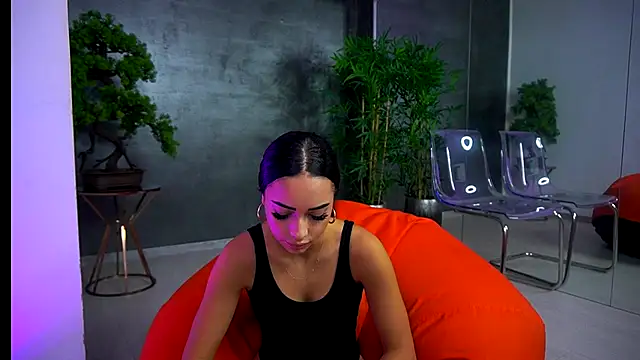 Snapshot of CherrySelena chatting on 17, 9, 2025 CherrySelena online show from 17, 9, 2025