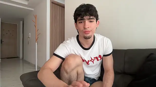 Snapshot of zenn_rush1 chatting on 8, 11, 2025 zenn rush1 online show from 8, 11, 2025