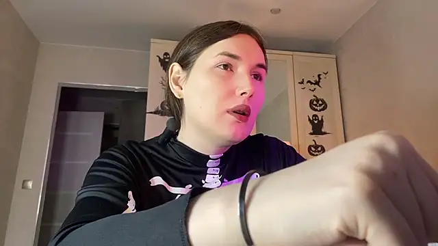 Maria Bowie online show from 29, 10, 2025