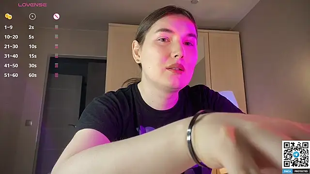 Maria Bowie online show from 7, 4, 2026