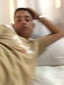 isacalejandroo online show from 15, 2, 2025