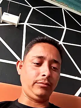 isacalejandroo online show from 17, 2, 2025