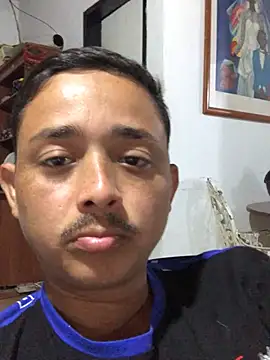 isacalejandroo online show from 1, 3, 2025