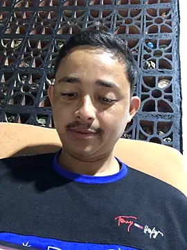 isacalejandroo online show from 1, 3, 2025