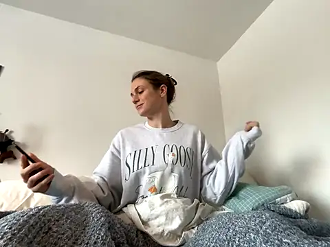 MissSwitch online show from 4, 12, 2024