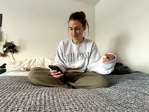 MissSwitch online show from 5, 12, 2024