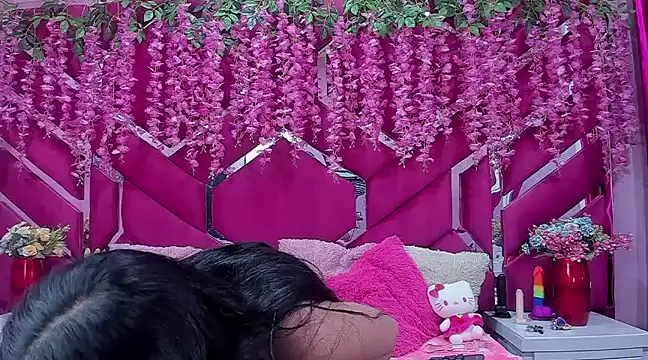 nathalia pink online show from 7, 1, 2025