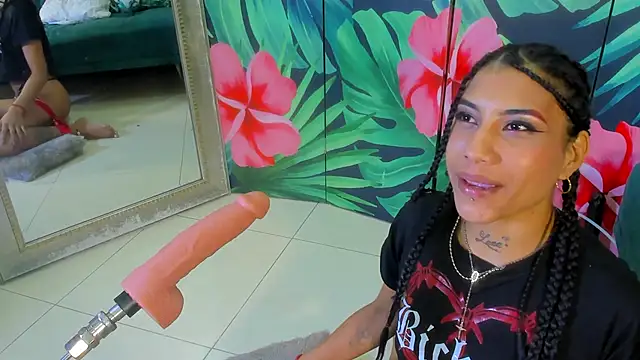 Snapshot of Mieldeluna chatting on 8, 9, 2025 Mieldeluna online show from 8, 9, 2025