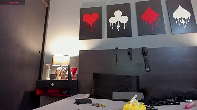 Samantha Mouret online show from 18, 12, 2025