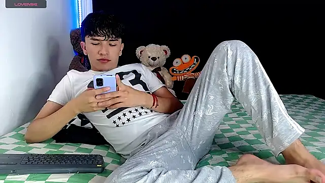 benji hoter online show from 2, 2, 2026