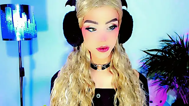 Snapshot of dollswit01 chatting on 8, 1, 2026 dollswit01 online show from 8, 1, 2026