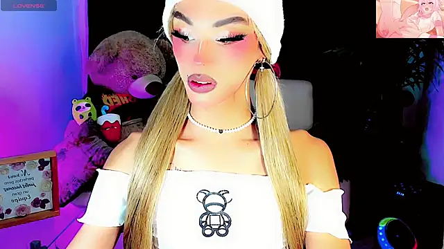 Snapshot of dollswit01 chatting on 15, 11, 2025 dollswit01 online show from 15, 11, 2025