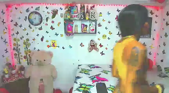 marianaoficial249701 online show from 25, 2, 2025