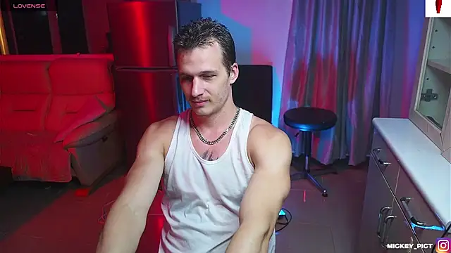 Snapshot of mickeypict chatting on 4, 11, 2025 mickeypict online show from 4, 11, 2025