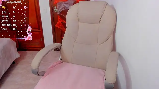 Snapshot of Maavca_ chatting on 11, 10, 2025 Maavca online show from 11, 10, 2025