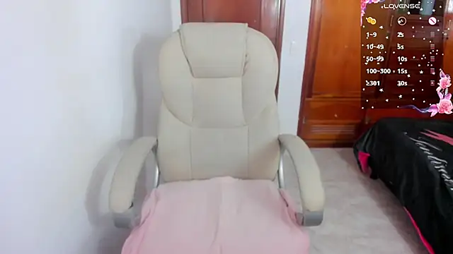 Snapshot of Maavca_ chatting on 14, 11, 2025 Maavca online show from 14, 11, 2025