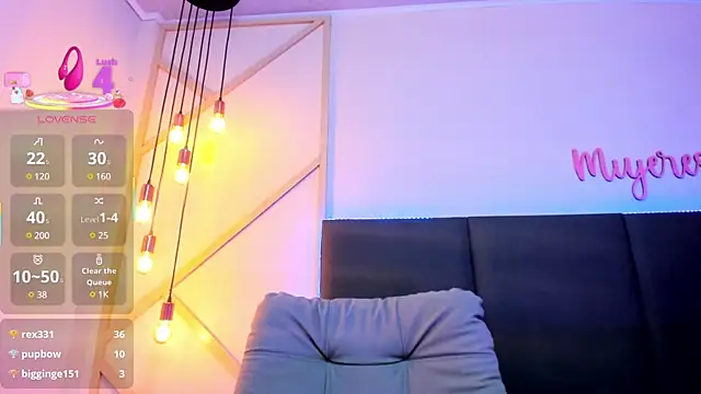 SophieHarris  online show from 20, 3, 2025