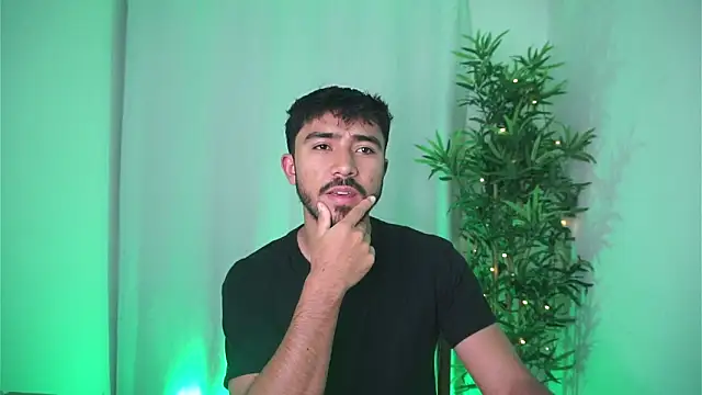 Snapshot of dam0n_fr0st chatting on 3, 11, 2025 dam0n fr0st online show from 3, 11, 2025