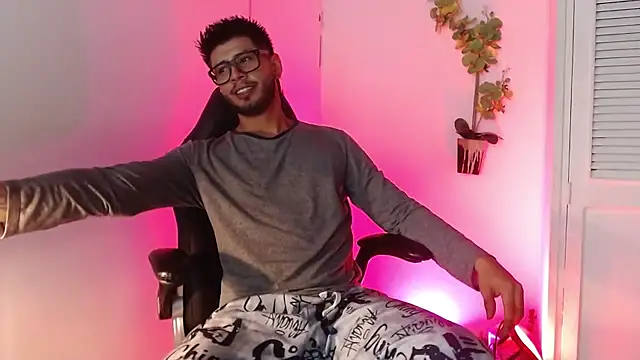 Snapshot of Colby_brown03 chatting on 24, 10, 2025 Colby brown03 online show from 24, 10, 2025