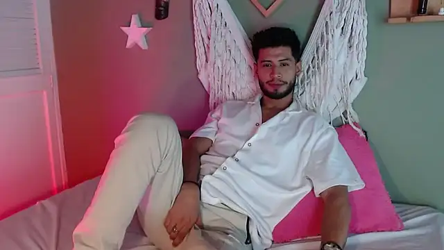 Snapshot of Colby_brown03 chatting on 19, 11, 2025 Colby brown03 online show from 19, 11, 2025