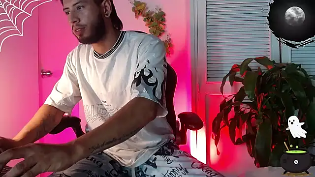 Snapshot of Colby_brown03 chatting on 10, 10, 2025 Colby brown03 online show from 10, 10, 2025